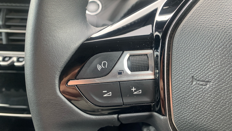 Peugeot 208 1.2 PureTech 100 Allure Premium 5dr Petrol Hatchback